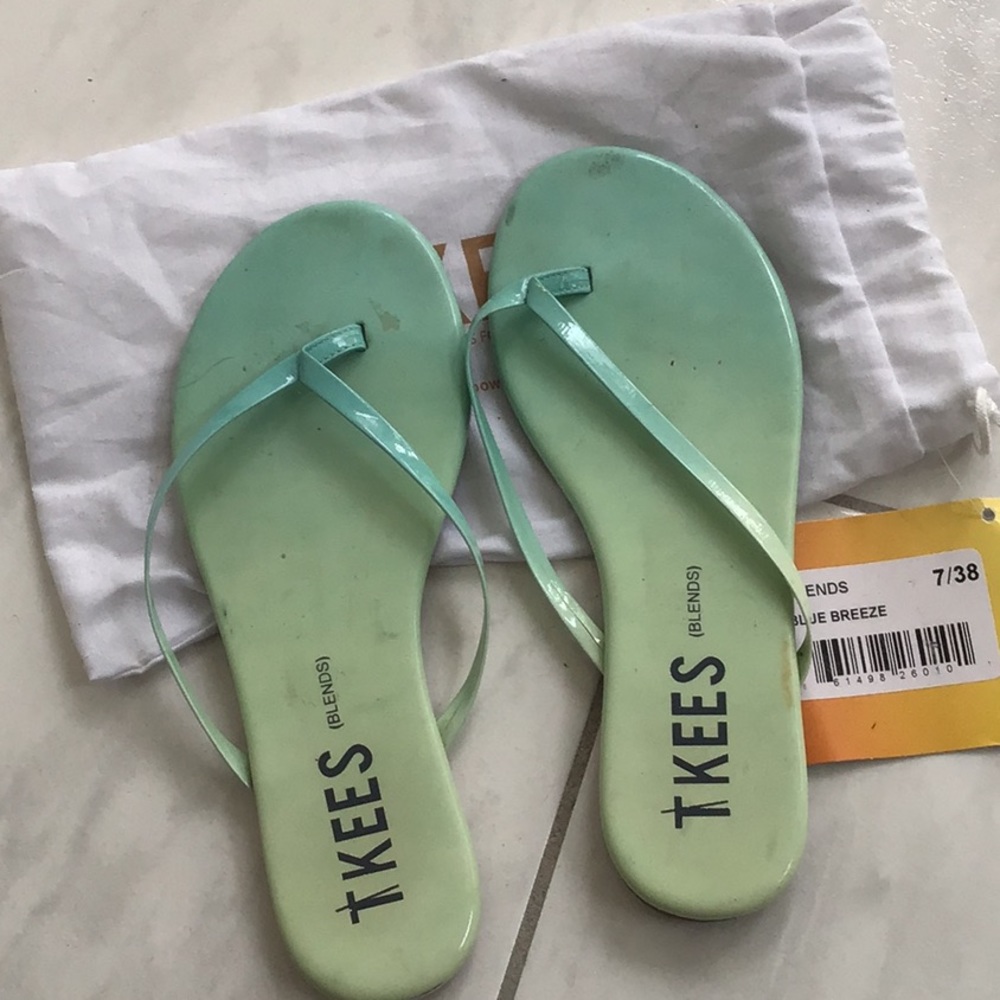 🔥🔥Tkees sz 7 thongs🔥🔥